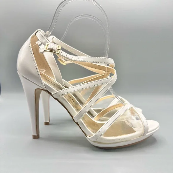 Audrey Brooke Size 8 White Strappy Heels - Picture 5 of 5